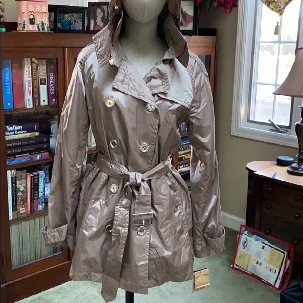 Raincoat With Removable Hood View 2